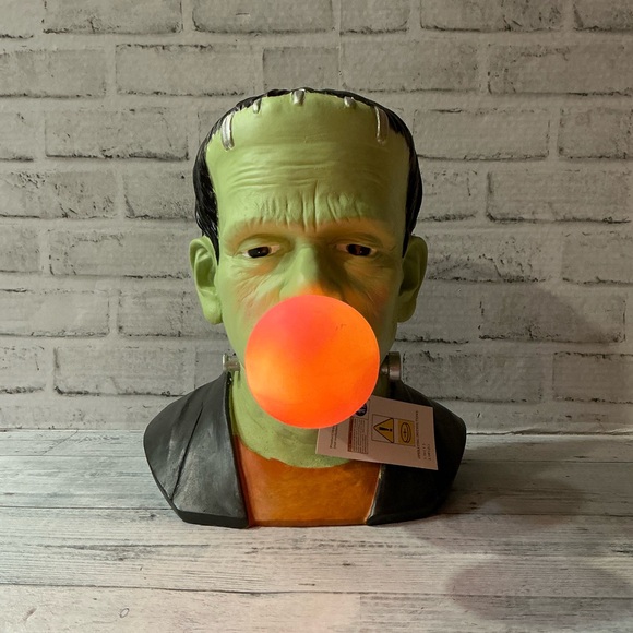 MARTHA STEWART NIB 13in Led Frankenstein Bust Blowing Bubble - Picture 1 of 9